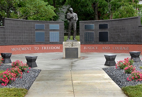 Monument_FJC.jpg